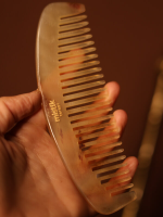 Mystic Therapy Cow Horn Comb – Natural Beauty from Tradition & High Quality Mystic Therapy Cow Horn Comb – Natural Beauty from Tradition & High Quality