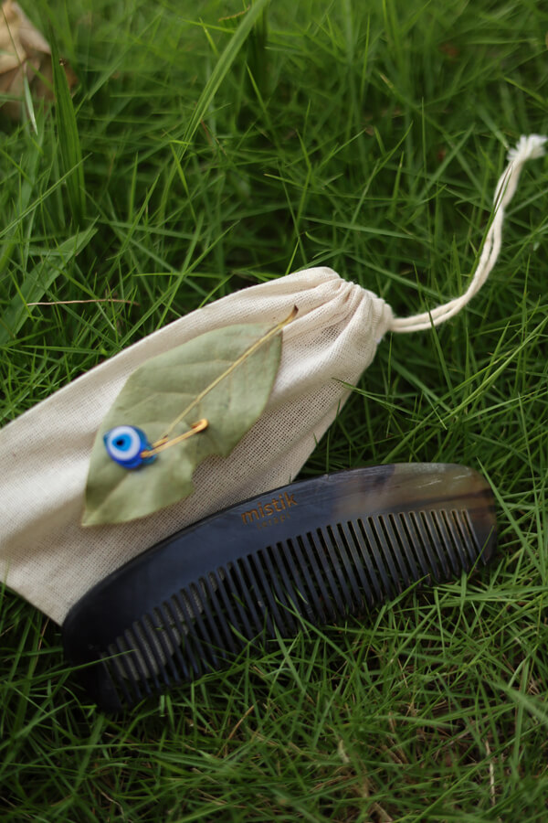 Mystic Therapy Cow Horn Comb - Natural and Economical Care - Medium Quality Mystic Therapy Cow Horn Comb - Natural and Economical Care - Medium Quality