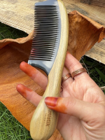 Rosewood Handle & Cow Horn Tooth Wooden Comb Rosewood Handle & Cow Horn Tooth Wooden Comb