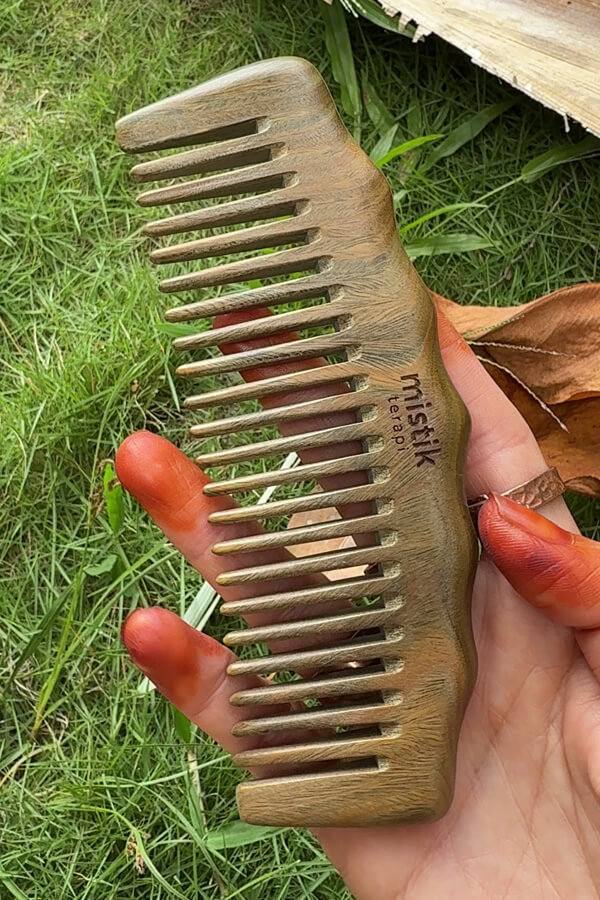 Sandalwood Wooden Comb – For Curly/Wavy/All Hair Types Natural Care Sandalwood Wooden Comb – For Curly/Wavy/All Hair Types Natural Care